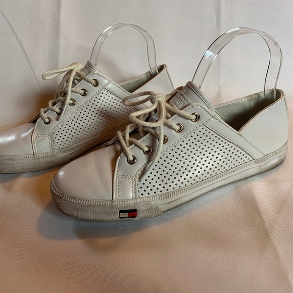 Tommy Hilfiger Shoes Tommy Hilfiger White Lace Up Sneakers With